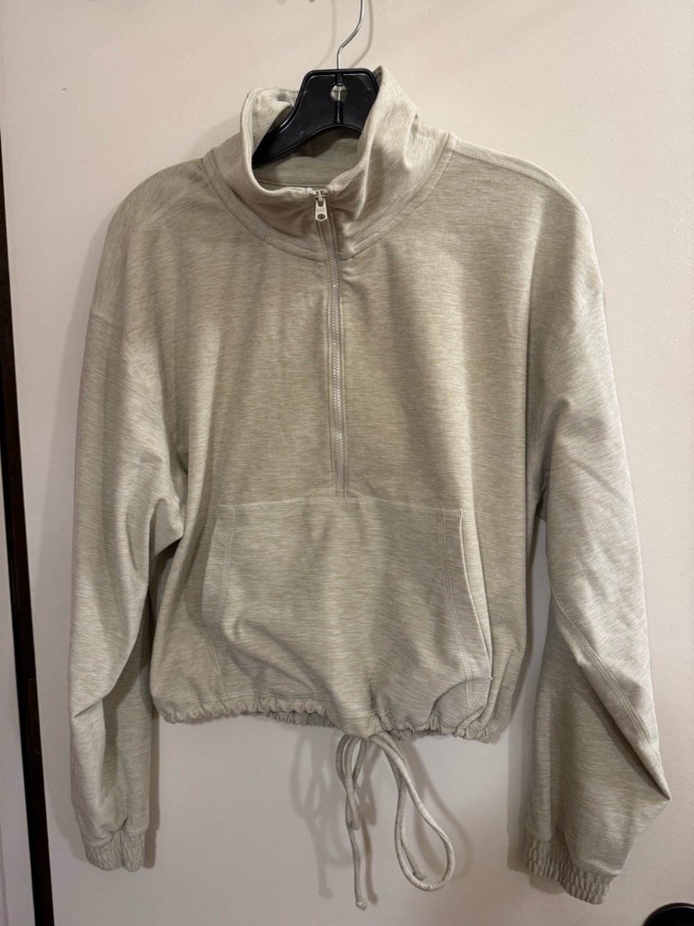 EUC Abercrombie & Fitch crop athletic top // S